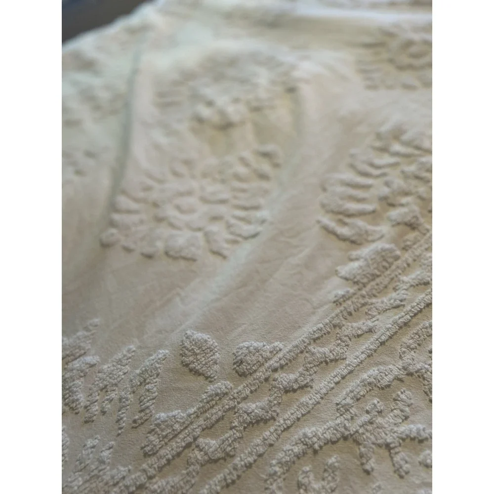 vintage chenille bedspread white 100% cotton with 5' fringe 115 X 93 clean rare